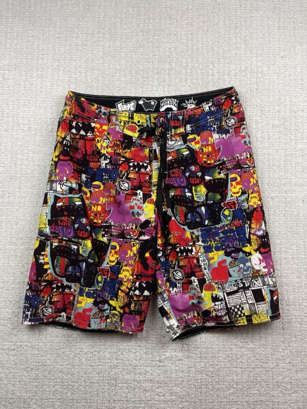 Y2K Lost Mayhem Black Sheep Graffiti Skull Men's Board Shorts Size 34 Multicolor